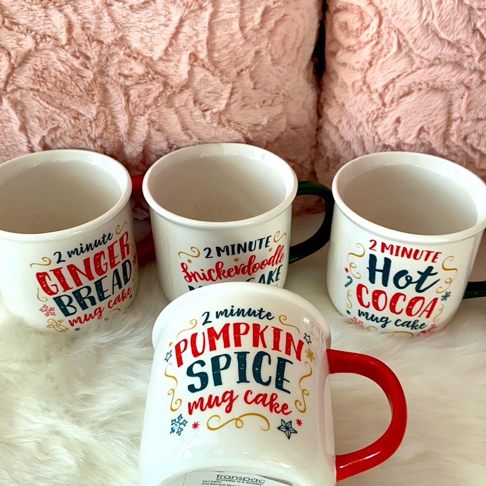 🆕 Set of four beautiful Christmas mugs with recipes on the back.